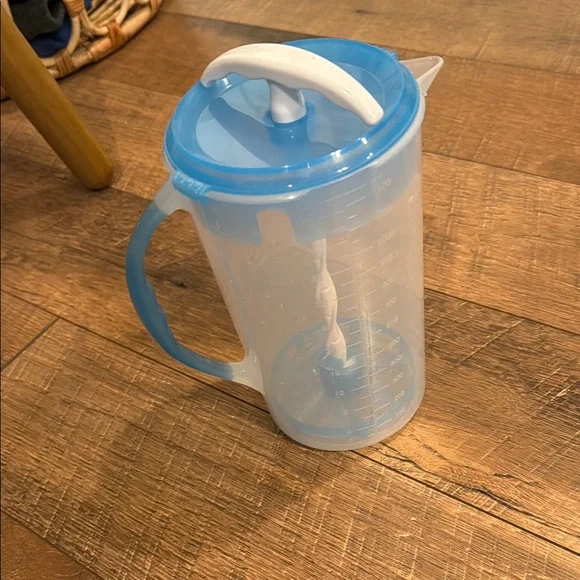 Dr. Brown's Blue Formula Mixing Pitcher - Picture 3 of 3
